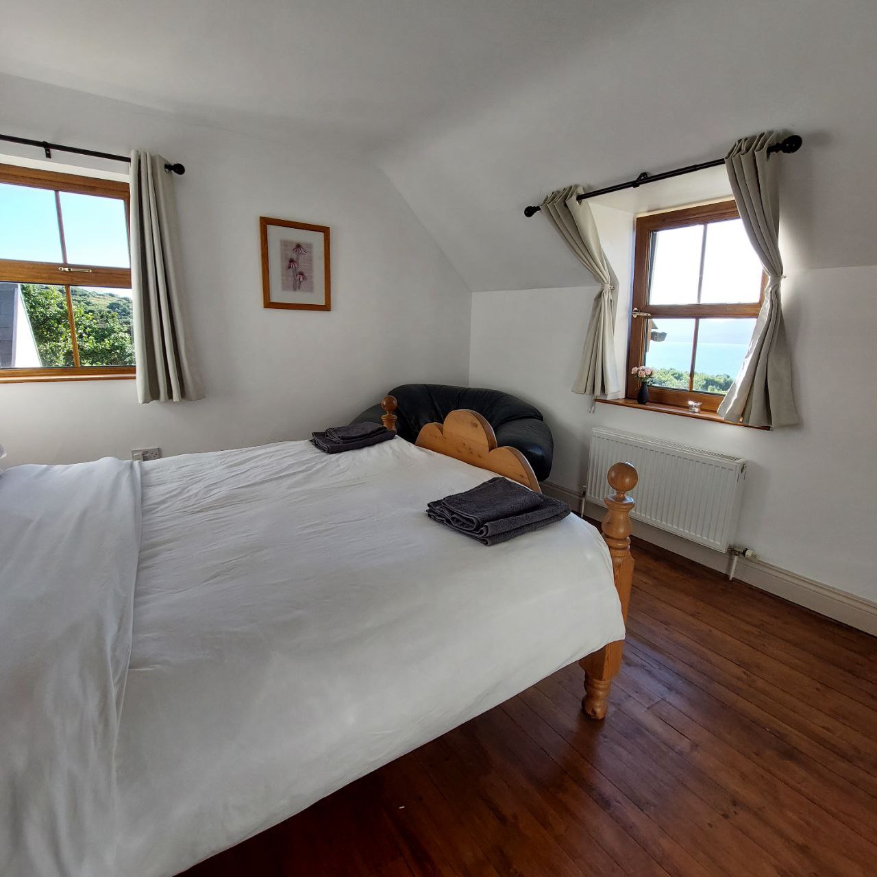 King size bed room upstairs